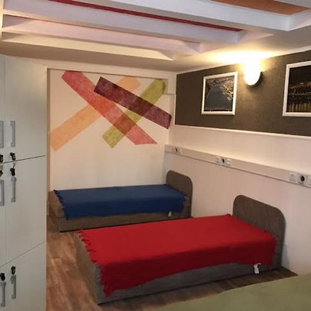 Opera Hostel Budapeszt Zewnętrze zdjęcie