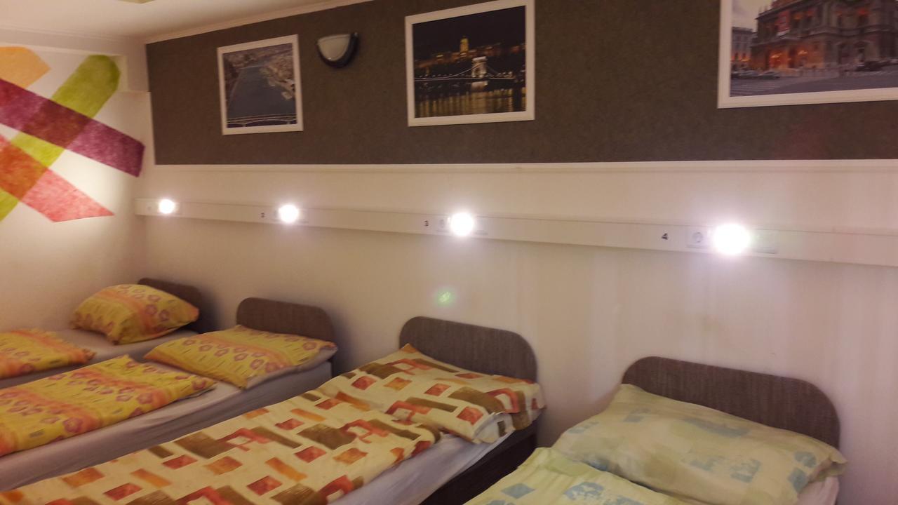 Opera Hostel Budapeszt Zewnętrze zdjęcie