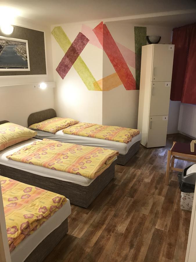 Opera Hostel Budapeszt Zewnętrze zdjęcie