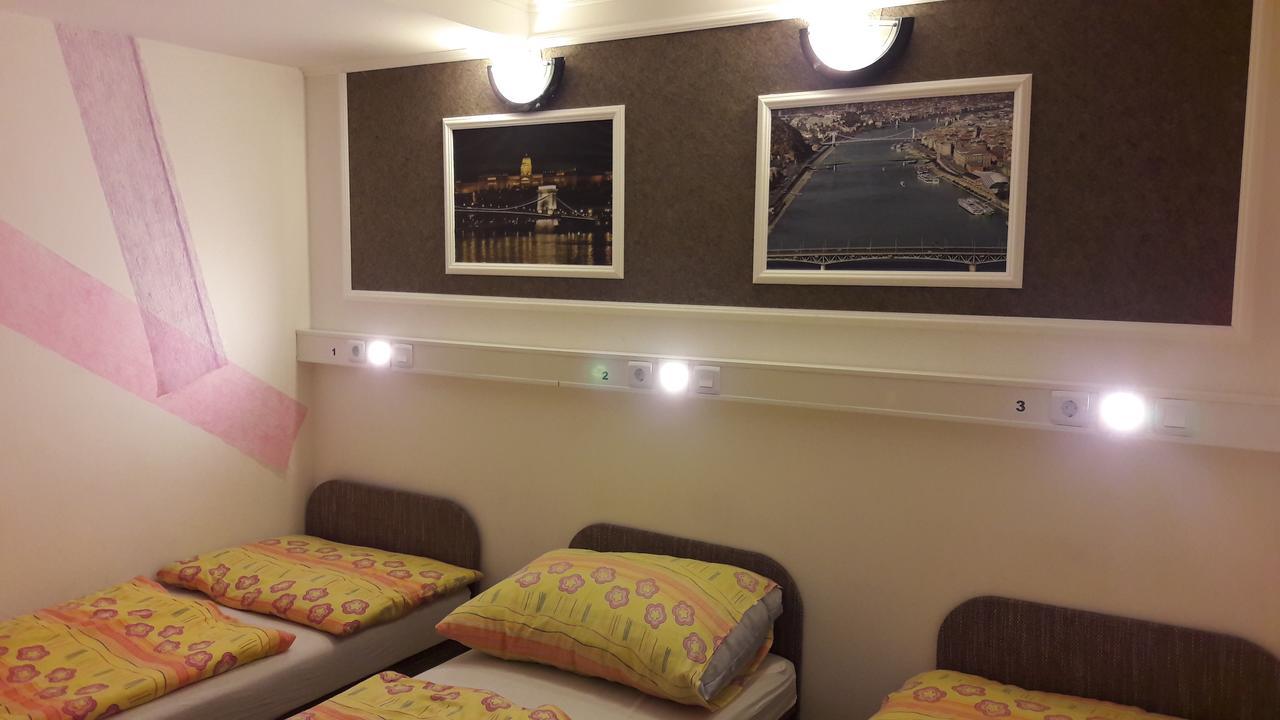 Opera Hostel Budapeszt Zewnętrze zdjęcie