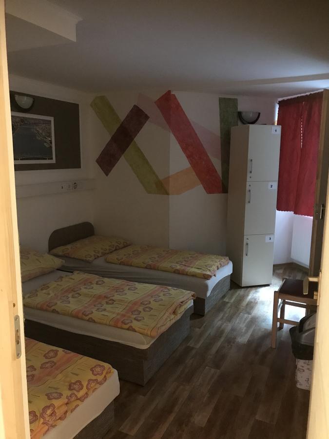 Opera Hostel Budapeszt Zewnętrze zdjęcie