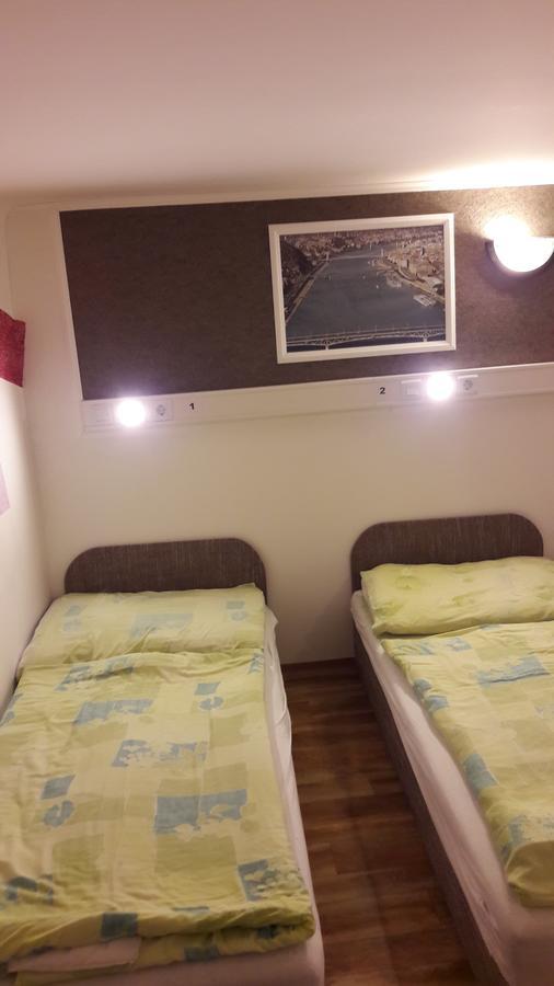 Opera Hostel Budapeszt Zewnętrze zdjęcie